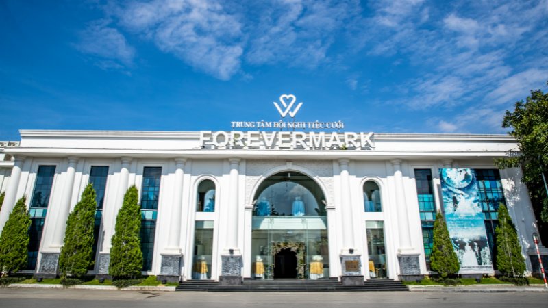 trung-tam-hoi-nghi-tiec-cuoi-forevermark-1